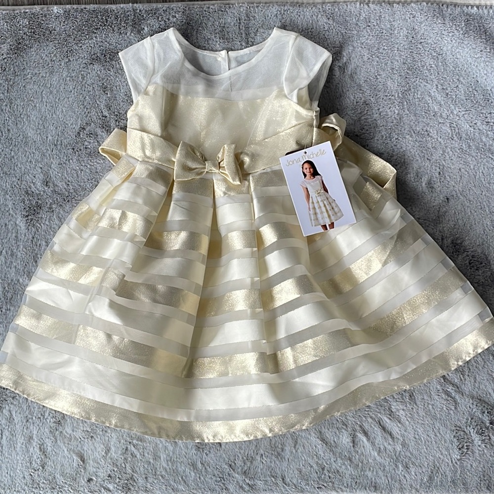Kids dress 👗 size 3 & 7